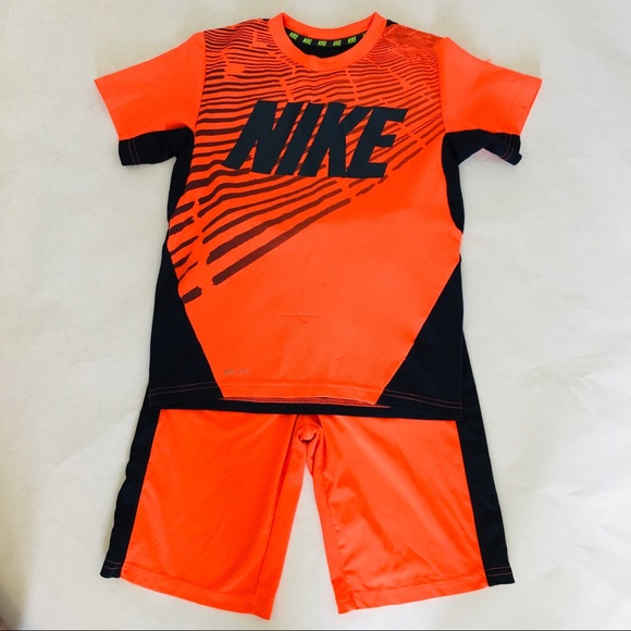 nike orange outfit